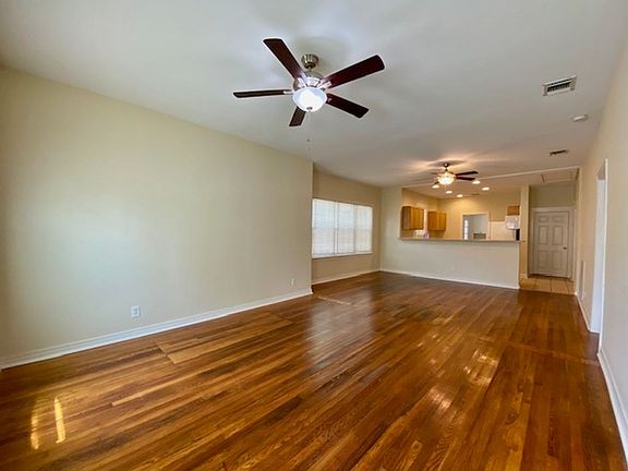2nd image of 838 Fairview St