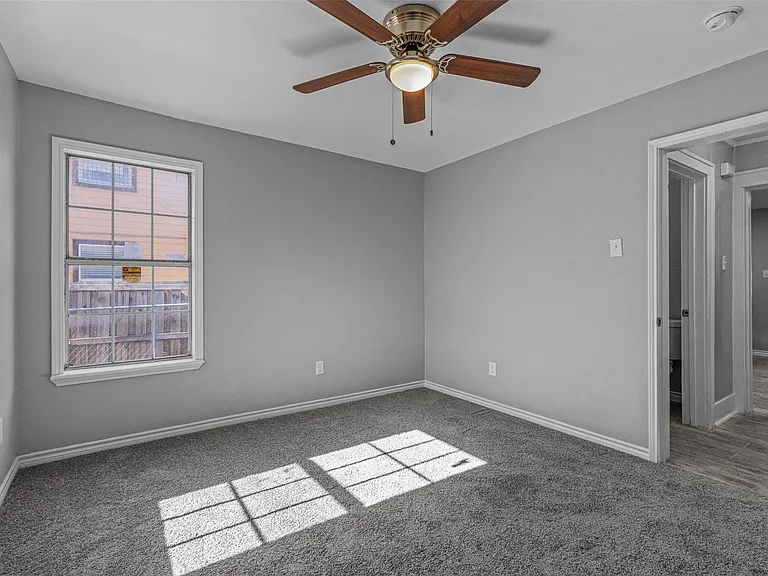 2706 Emmett St — Photo 7