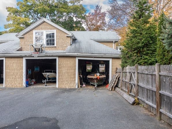 4 Ballast Ln, Marblehead, MA 01945