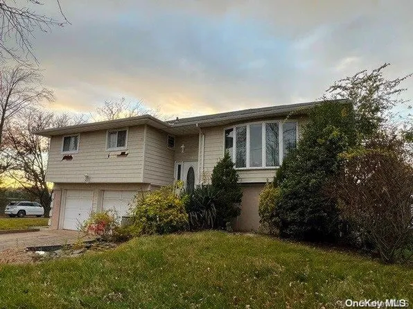 338 Virginia Avenue, Oceanside, NY 11572