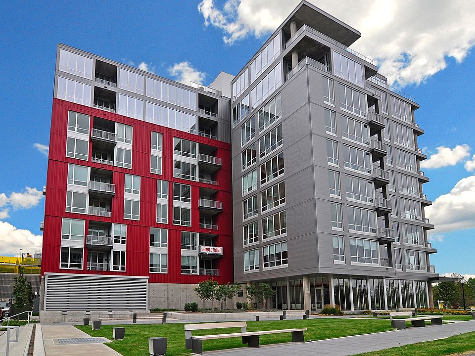 1st image of 901 2nd St S #305