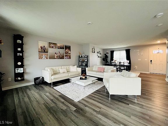 2nd image of 3303 Stafford Dr