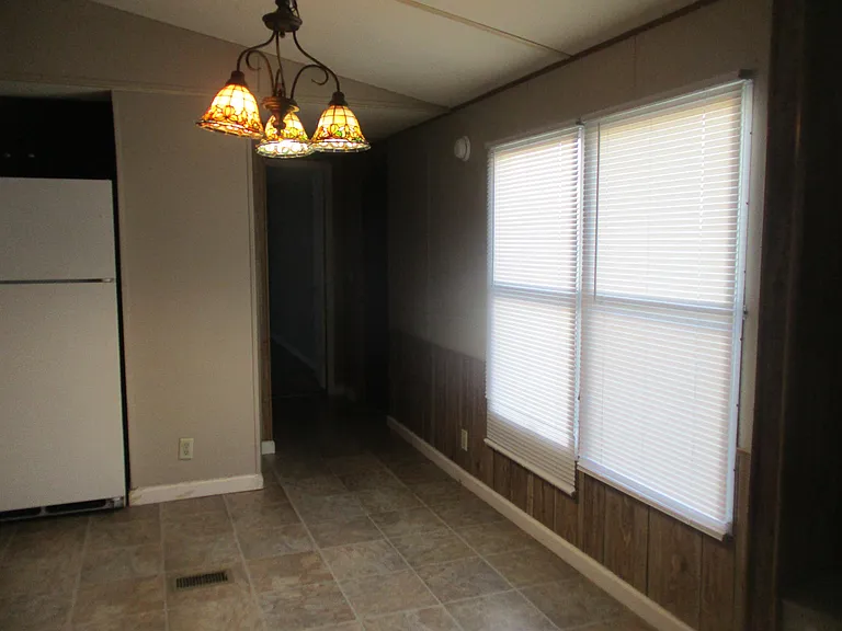 413 Debby St — Photo 11
