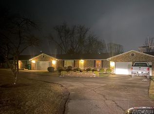 2596 Sharon Rose Dr, Lima, OH 45807