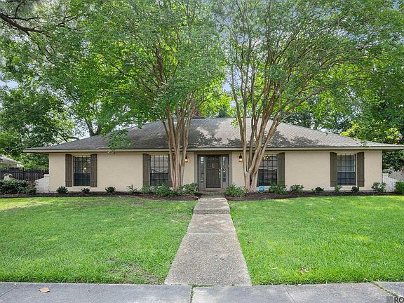 2nd image of 3821 Lake Larouge Dr