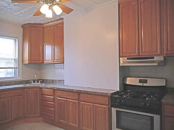 5th image of 132A 8th St #2