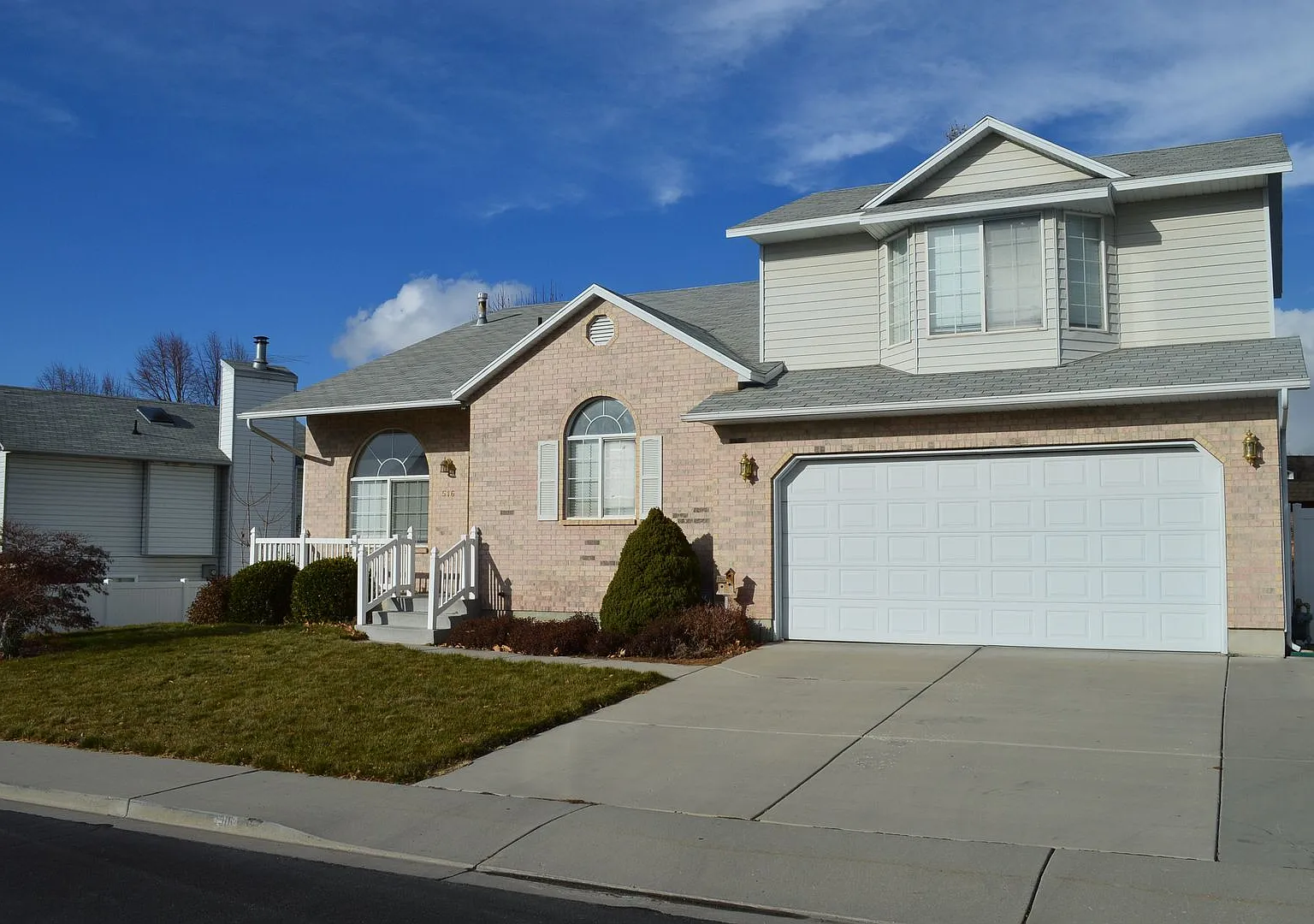 Large Orem Home in Great Location — Photo 1