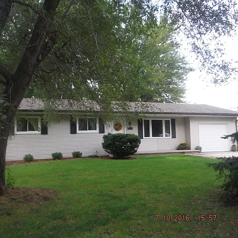 404 Hamilton St photo 1