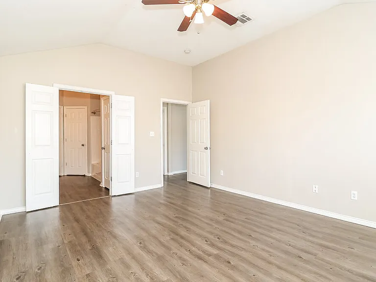9308 Cynthia Ct — Photo 10