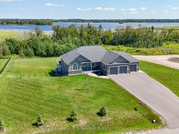 43 Lakeview Blvd, Kawartha Lakes, ON K0M 2C0