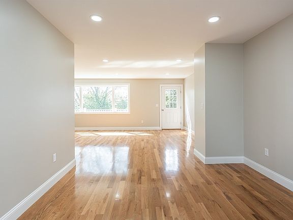 4th image of 579 Summit St #2