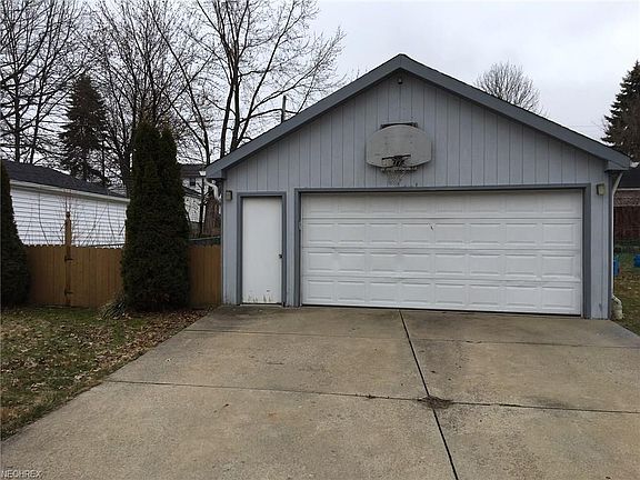 2nd image of 11200 Wallingford Ave
