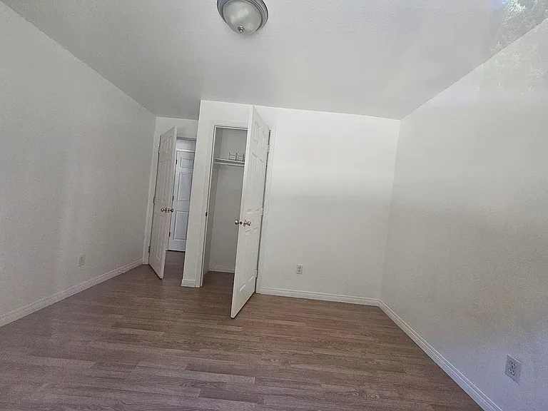 322 Scott St SE — Photo 6