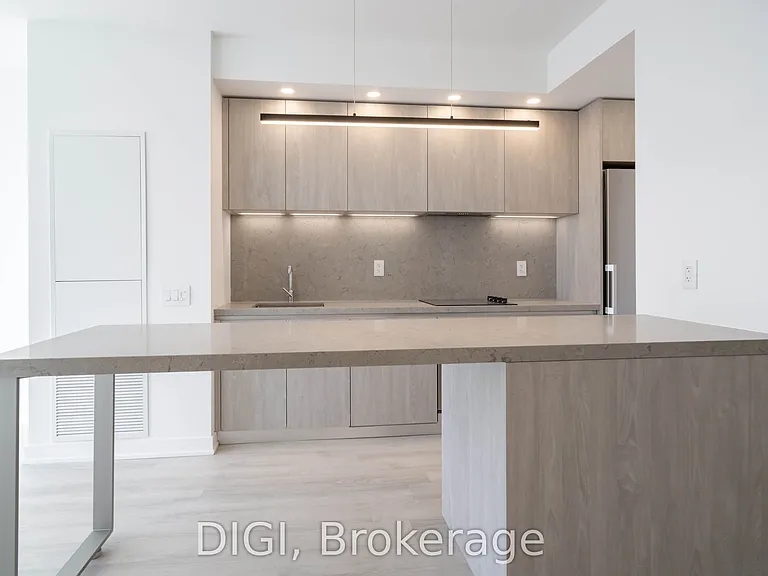 57 Spadina Ave #810 — Photo 6