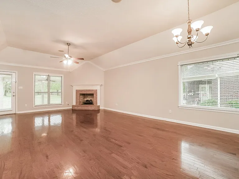 3950 Spring Lakes Cir — Photo 5
