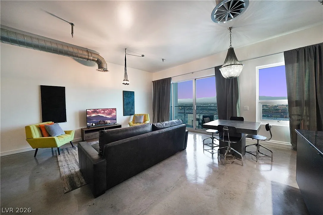 Newport Lofts — Photo 3