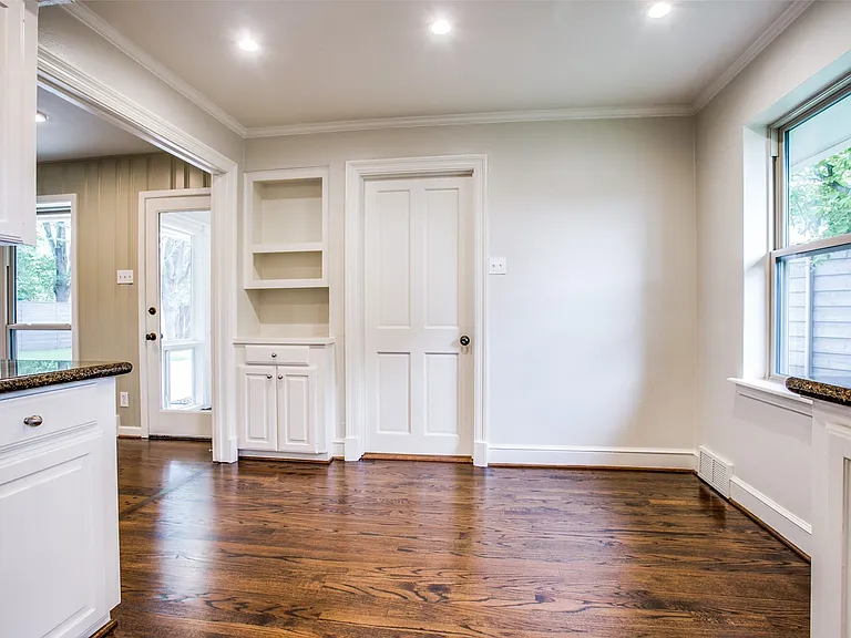 6908 Lavendale Ave — Photo 12