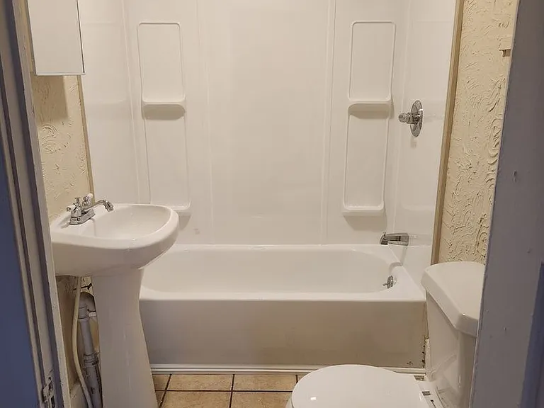1008 S Randolph St — Photo 5