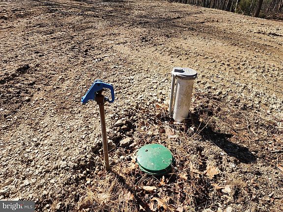 4th image of 228 Oak Dr