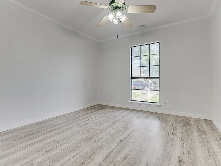 5620 Treese St — Photo 5