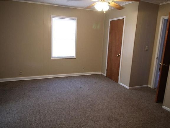 4th image of 3224 Burton St #0