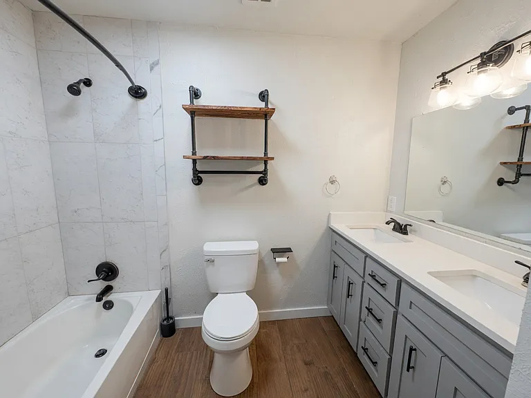 4715 Laura Dr — Photo 12