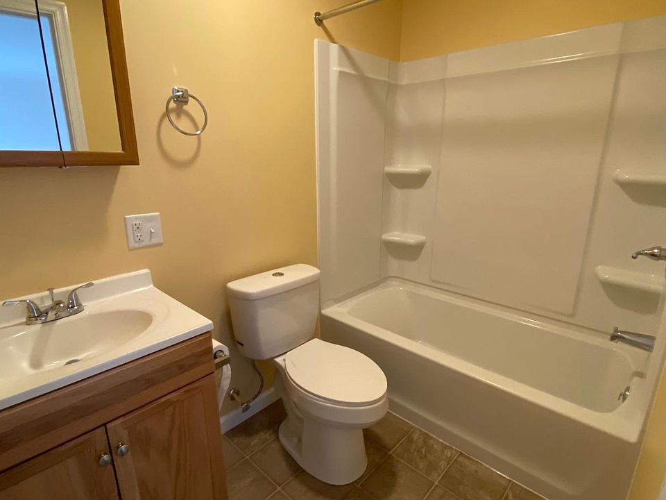 1st image of 632 Oakwood Ave APT C