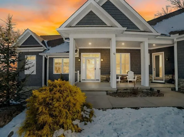 9 Overlook Ln, Southwick, MA 01077