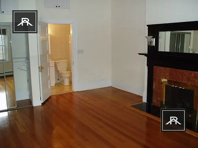 Building Photo - 1687 Beacon St #2