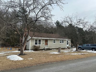 195 Pompeo Rd, North Grosvenordale, CT, 06255