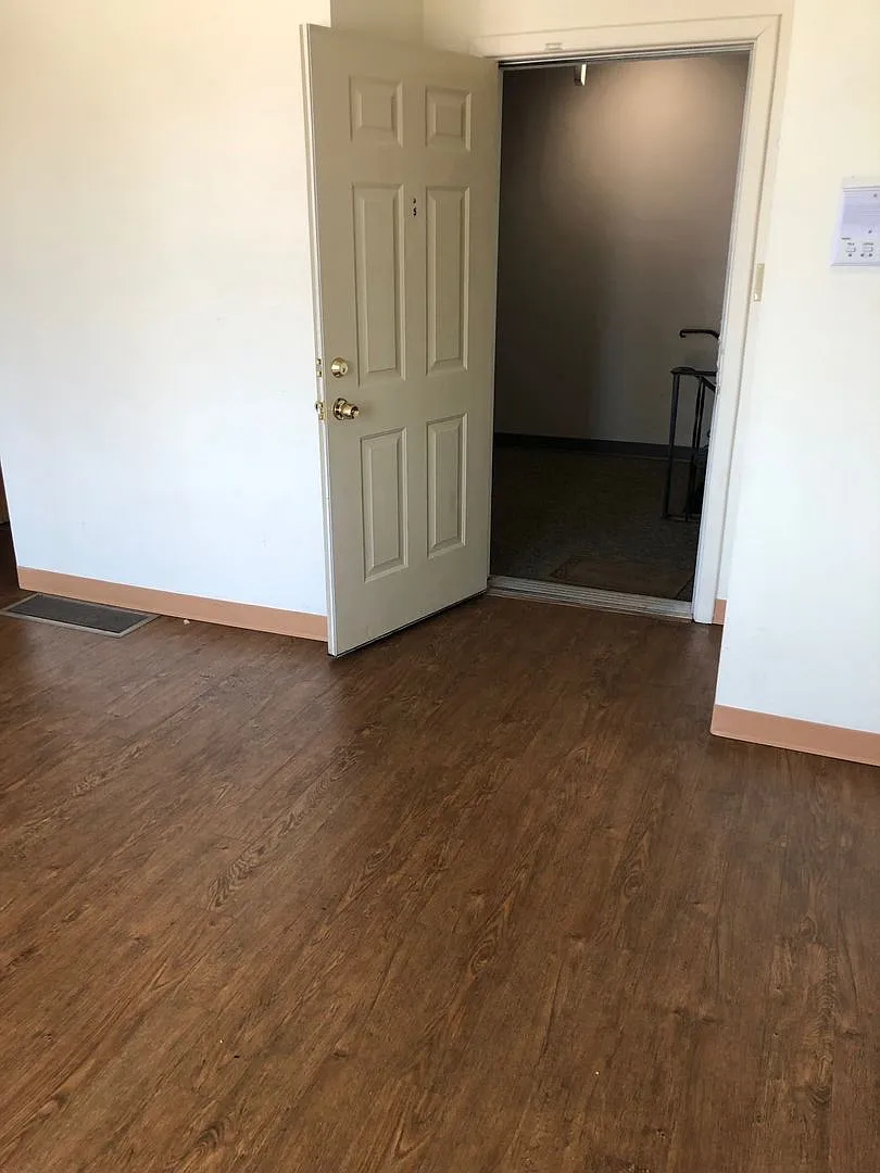 1201 State St — Photo 2