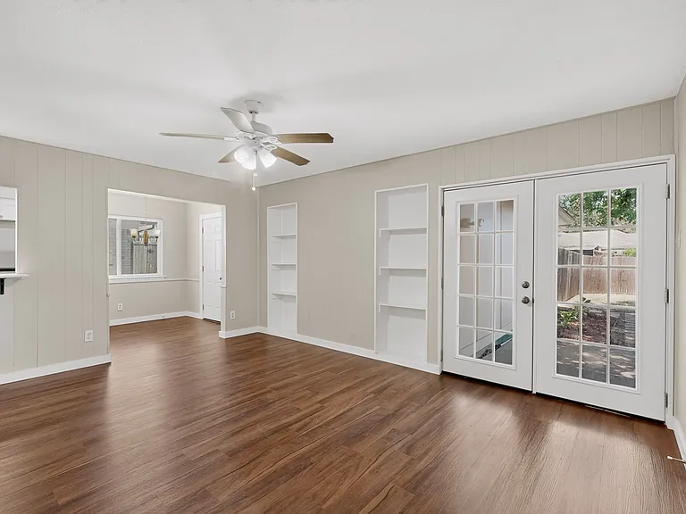 1717 Japonica Ln — Photo 8