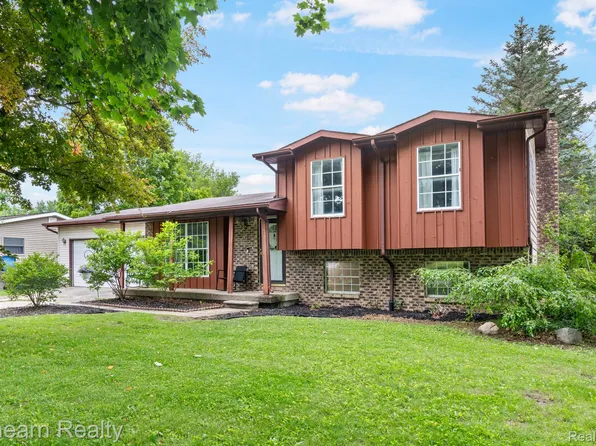 7156 Sharp Rd, Swartz Creek, MI 48473
