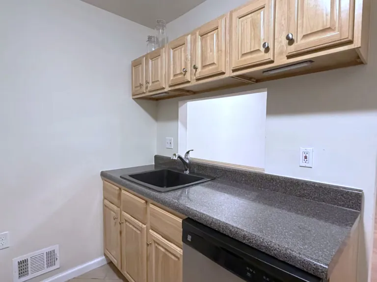 36 Howard Ct — Photo 9