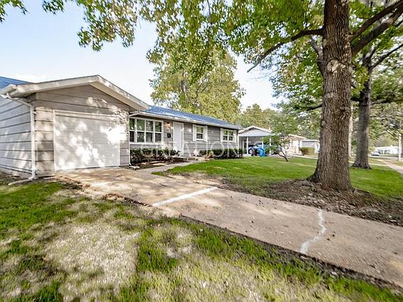 2nd image of 36 Wayside Dr