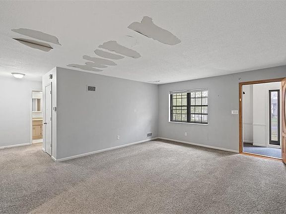 5th image of 11508 Oak St