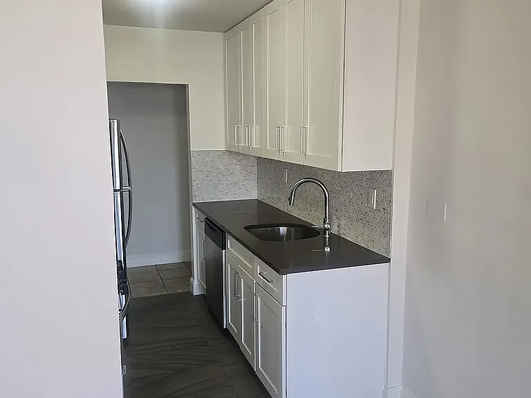 2940 Ocean Pkwy #14D — Photo 4