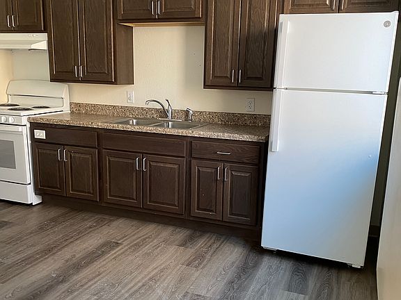 2nd image of 405 Lakeland Dr SE #12719612