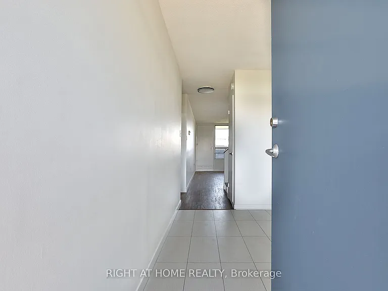 35 Sunny Glenway #302 — Photo 3