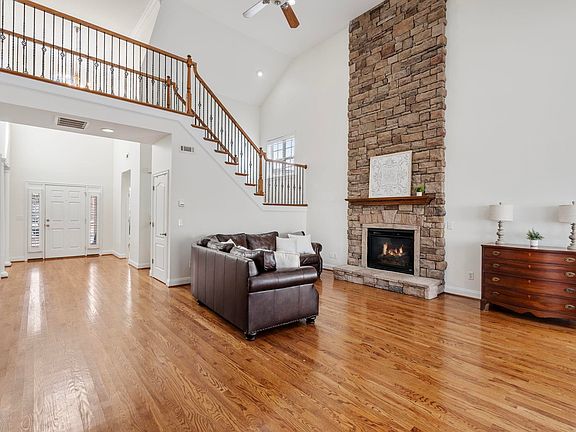 5th image of 6 White Hawk Ct