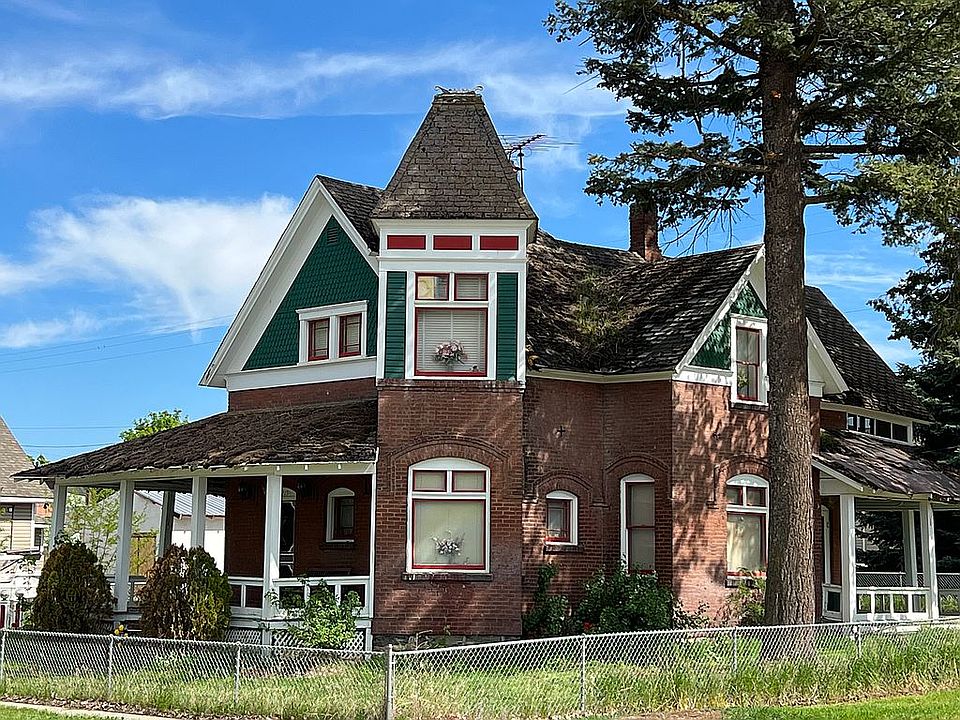 Money shot of house 