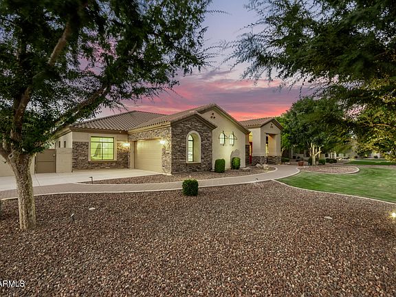3rd image of 2744 E COUNTRY SHADOWS Court