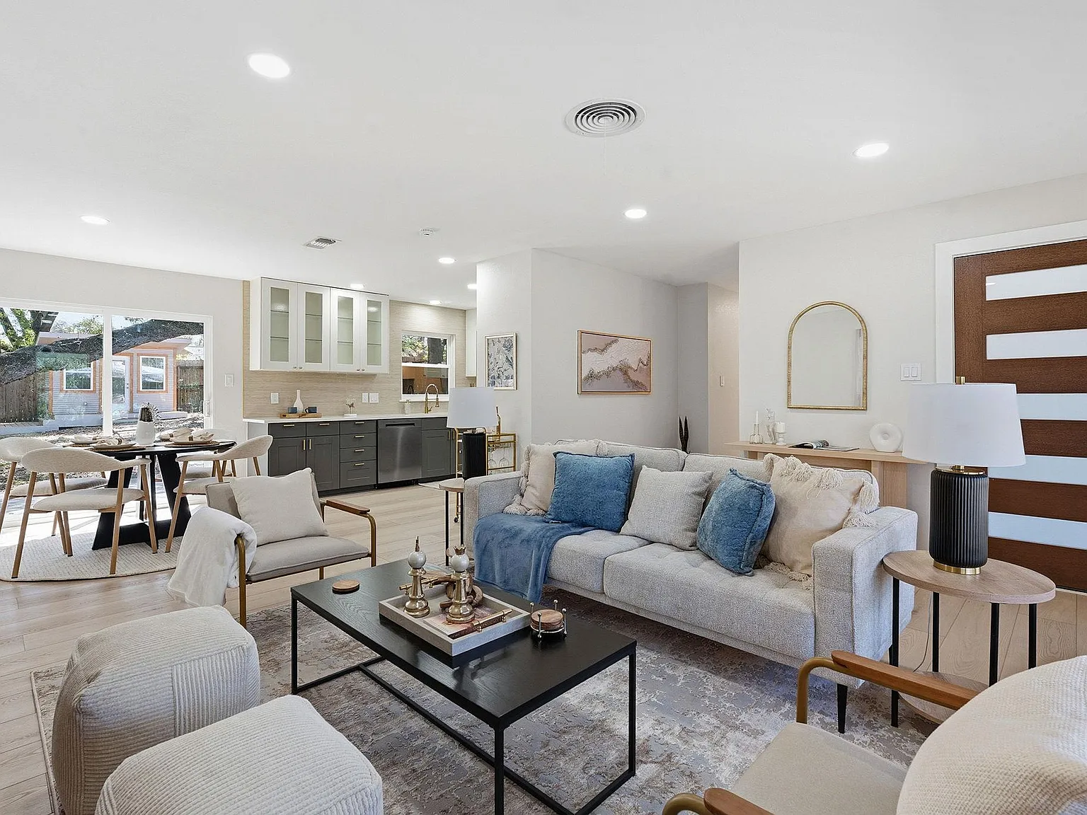 3 bed, 2.0 bath, 1450 sqft, $2,700 — Photo 3