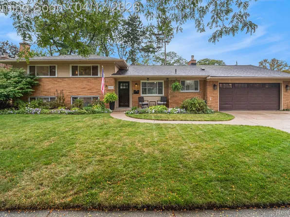 16643 Whitby St, Livonia, MI 48154
