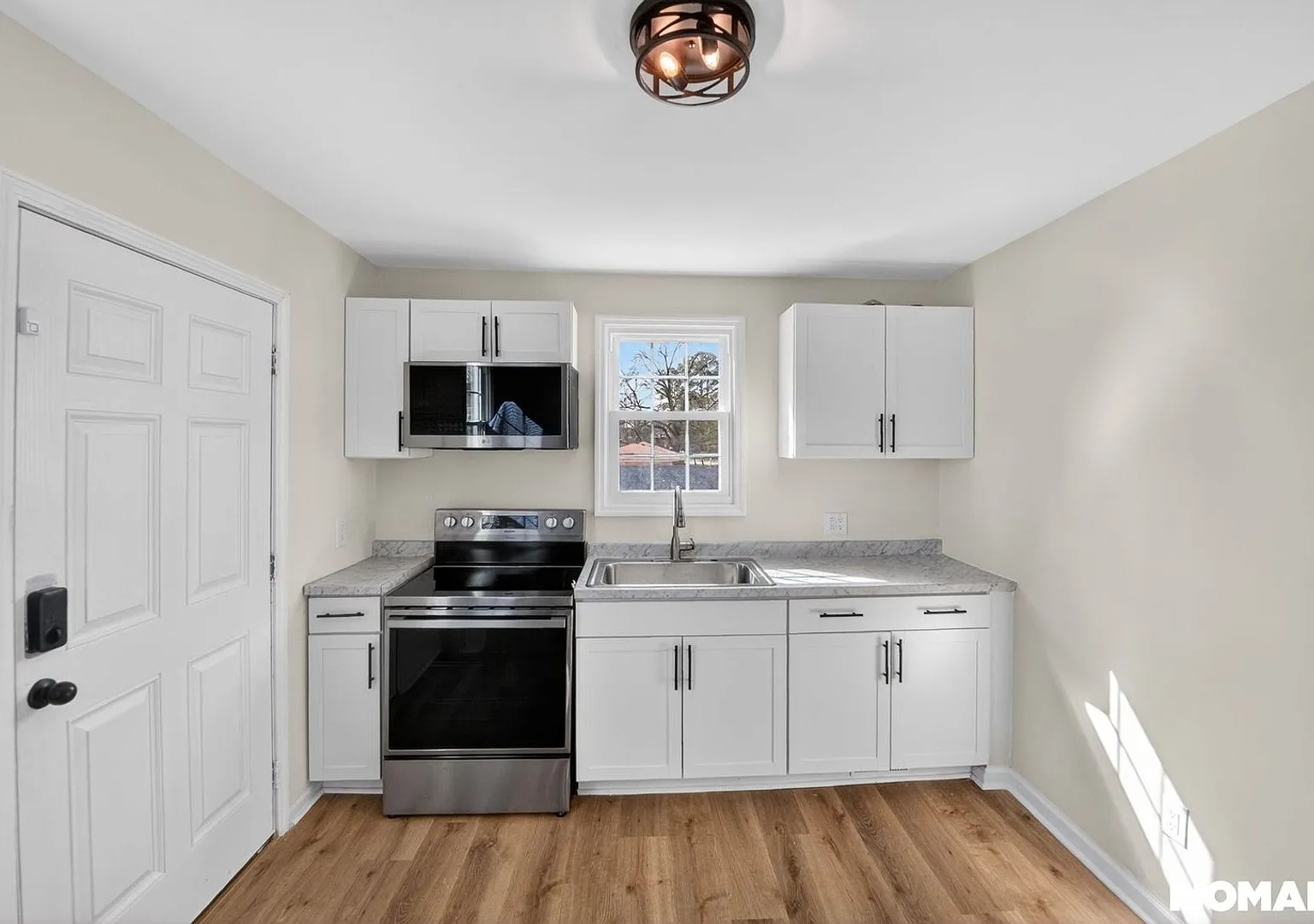 Charming Duplex 2BR + Upstairs 1BR Studio — Photo 3