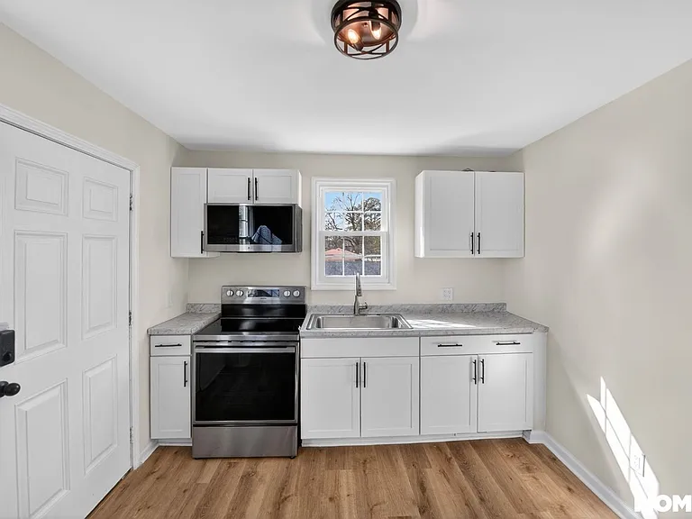 217 Pecan Rd — Photo 3