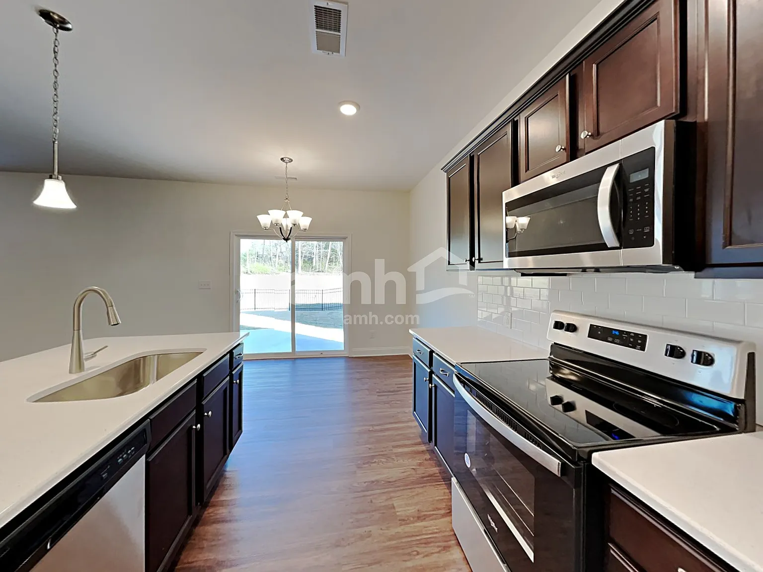 4 bed, 2.5 bath, 2297 sqft, $2,600 — Photo 4