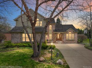 24762 Picara Dr, Novi, MI 48374