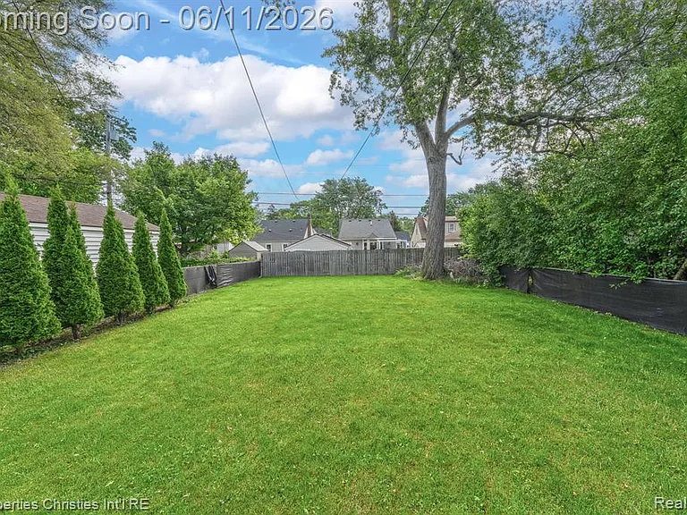 3318 Prairie Ave — Photo 24