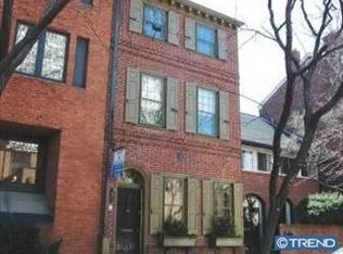 114 Delancey St, Philadelphia, PA 19106